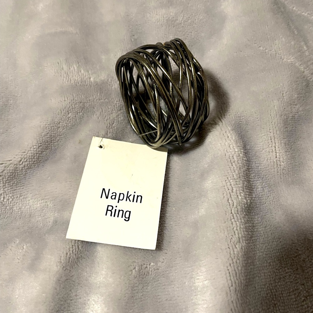 Second batch of dark chrome napkin rings- never used - Picture 3 of 5